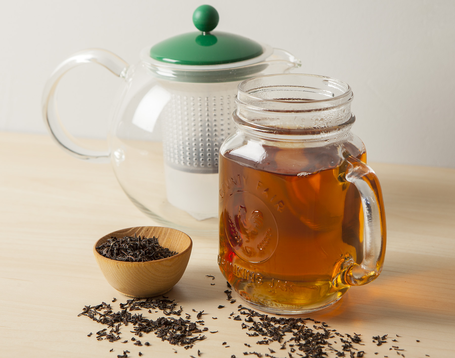 loose leaf tea and pot